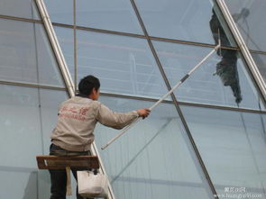 嶗山區(qū)專業(yè)外墻清洗服務 高空外墻與辦公大樓玻璃清潔一站式解決方案